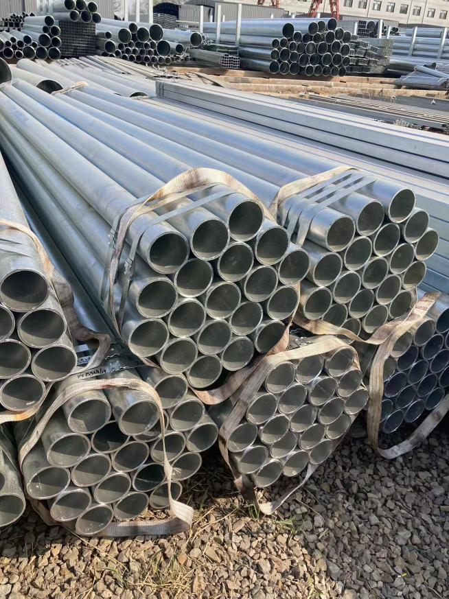 Seamless steel pipe is a type of long strip steel with a hollow cross-section and no seams around it.