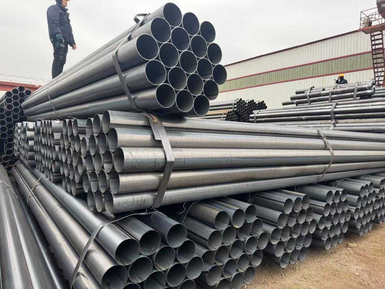 Carbon Steel Pipe ERW Professional Manufacturer, Strict Standards to Create Corrosion-resistant and High-strength Products